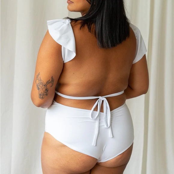 Londre Ruffle Shoulder One Piece Swimsuit - Picture 2 of 4